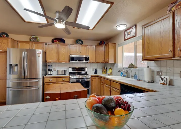 Furnished Patio, Grill & Views: Havasu Holiday home
