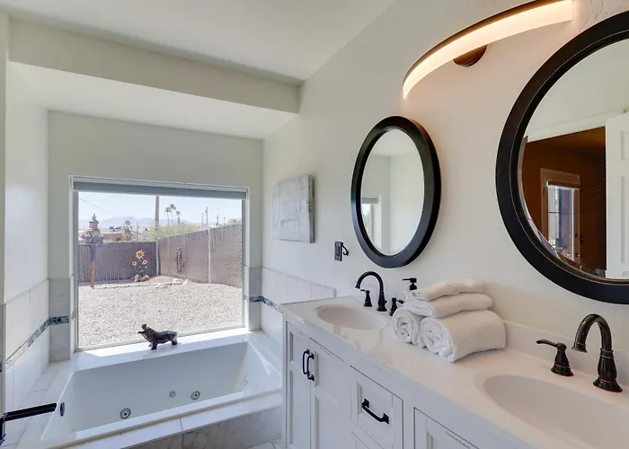 Furnished Patio, Grill & Views: Havasu Holiday home